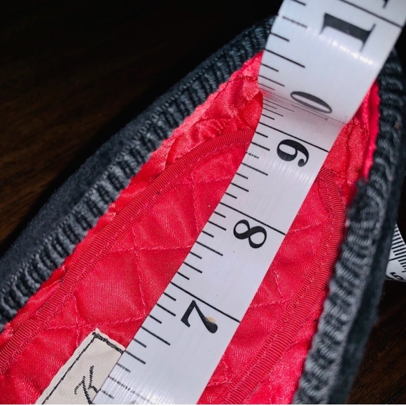 English Velvet Burlington Slippers gold Rampant Lion Embroidery crest like new - Picture 16 of 16